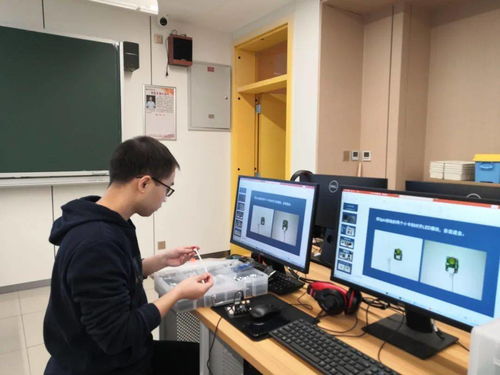 提升專業(yè)能力 夯實(shí)課改基礎(chǔ)——經(jīng)開一校中小學(xué)信息技術(shù)組與科學(xué)組專業(yè)技能培訓(xùn)與咨詢服務(wù)